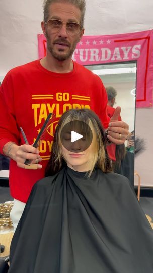 17K views · 709 reactions | How I cut BANGS #bangs #fringe #fringebangs #waynetugglehair #taylorswift #swiftie #hair #diy ## | Wayne Tuggle Hair Wavy Hair Diy, Choppy Fringe, Hair Jazz, Twisted Bangs, Thick Bangs, Bangs Wavy Hair, Cut Bangs, Bangs Fringe, How To Cut Bangs