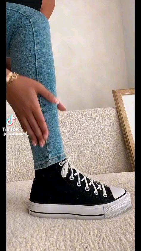 Jeans Converse Outfit, Black High Top Converse Outfits, Outfits With Converse High Tops, High Top Converse Outfit, How To Style Converse, Converse Shoes Outfit, Converse Haute, High Tops Outfit, High Top Converse Outfits