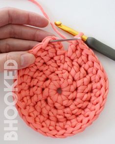 Half Double Crochet In The Round, Crochet In Round Pattern, Crochet Round Hot Pads, How To Crochet In The Round, Crochet In The Round Tutorial, Crochet Round Blanket, Fire Wreath, Crochet In The Round, Magic Circle Crochet