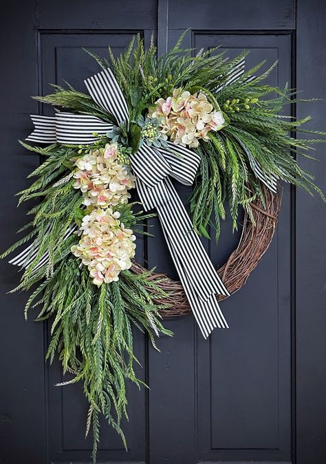 Year Round Wreath Everyday Wreaths Hydrangea Wreath Front - Etsy Potted Plants Patio, Porch Wreath, Everyday Wreaths, Front Door Wreaths, Door Wreaths Diy, Spring Door Wreaths, Outdoor Wreaths, Hydrangea Wreath, Year Round Wreath