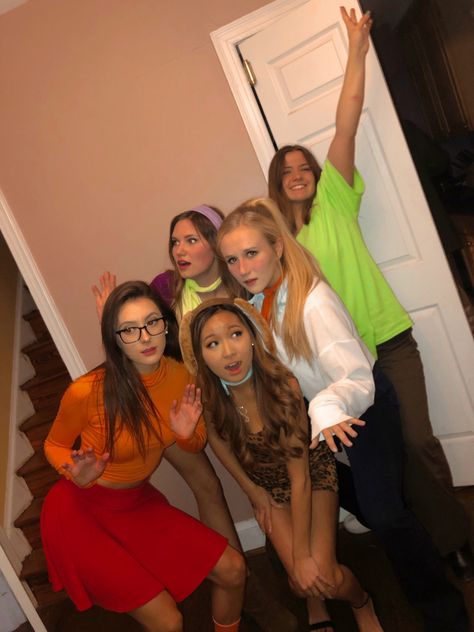 Female Scooby Doo Costumes, Scooby Costume Women, Scooby Doo Halloween Costumes Group, Shaggy Girl Costume, Scooby Doo Group Halloween Costumes, Shaggy Halloween Costume Girl, Scooby Gang Halloween Costumes, Scooby And Shaggy Costume, Scooby Doo Costumes Women