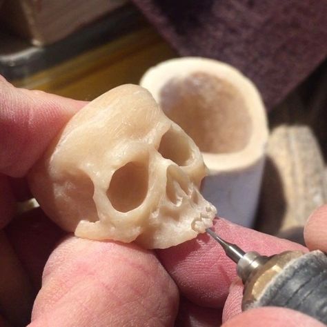 Sculpture Dremel, Carving Bone, Art Sculpture En Bois, Dremel Crafts, Antler Crafts, Dremel Carving, Bone Ring, Bone Crafts, Dremel Wood Carving