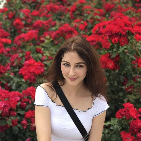 #saumyatandon#dieheart#fan #keepsupporting#beautiful #serial #actress#gorimam#anita #mishra#bhabhi#bgph#lovely #spread#love… Anita Bhabhi, Saumya Tandon, Serial Actress, Spread Love, Actresses, T Shirts For Women, Fan, Women's Top