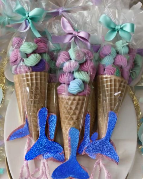 15 DIY Mermaid Birthday Party Ideas Mermaid Party Treats, Birthday Party Candy Table, Diy Mermaid Birthday Party, Diy Unicorn Birthday Party, Mermaid Party Ideas, Mermaid Birthday Party Ideas, Mermaid Pool Parties, Emoji Birthday Party, Diy Mermaid