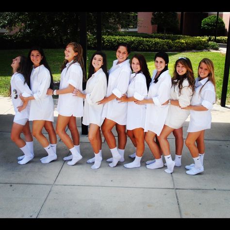 awesome halloween idea! Tom Cruise's risky business! Risky Business Bachelorette, Tom Cruise Risky Business Costume, Risky Business Costume Women, Risky Business Party, Tom Cruise Risky Business, Risky Business Costume, Do It Yourself Costumes, College Theme, Brigitte Bardot Hair