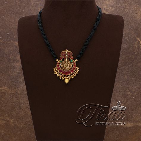 Black Beeds Lockets Design, Long Nalla Pusalu Designs Latest, Black Beaded Jewelry Indian Gold, Nalla Pusalu Designs Latest Long, Antic Jewellery, Tanjore Art, Ruby Jewelry Necklaces, Black Beats, Temple Jewellery Earrings