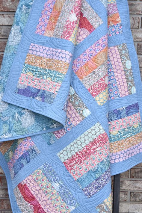 Jelly Filled {another FREE jelly roll quilt pattern!!} — Material Girl Quilts Jelly Roll Quilt Patterns Free Easy, Strip Quilt Patterns, Jelly Roll Patterns, Girl Quilts, Jelly Roll Quilt Patterns, Quick Quilt, Scrappy Quilt Patterns, Quilt Square Patterns, Quilt Sewing Patterns