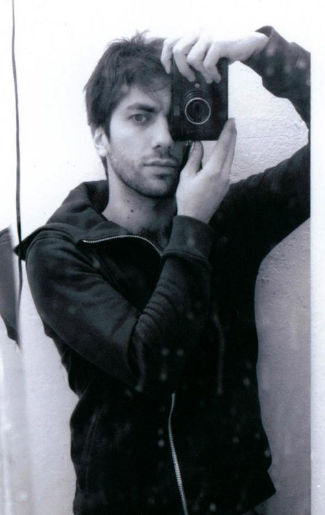 Nev Schulman. So so hot. Nev Schulman, Most Beautiful Man, Good Looking Men, Catfish, Serie Tv, Favorite Celebrities, Mtv, Pretty People, Beautiful People