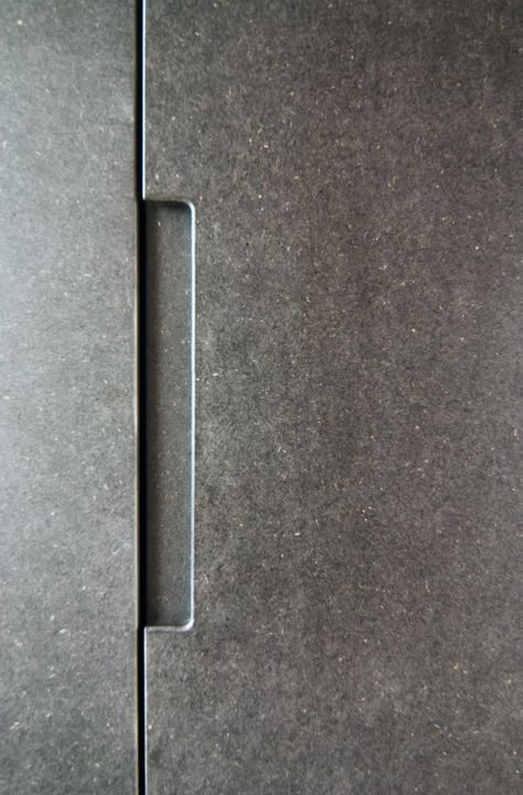 Grey mdf handle, Trevelyan House by Bradley Van Der Straeten Architects Mdf Furniture, Cabinet Detailing, Furniture Movers, Joinery Details, Wardrobe Handles, Detail Design, Furniture Warehouse, Furniture Handles, Apartment Furniture