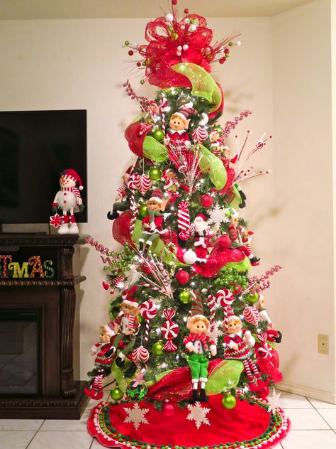 ELF TREE Elf Christmas Decorations, Elf Tree, Christmas Tree Decorated, Elf Decorations, Grinch Christmas Tree, Whimsical Christmas Trees, Tree Inspiration, Elf Christmas Tree, Grinch Christmas Decorations