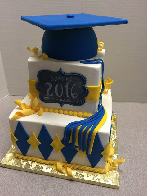 High School Graduation Cakes, College Graduation Cakes, Graduation Cake Designs, Pear And Almond Cake, Cake Paris, Cake Yellow, Graduation Party Cake, Senior Graduation Party, Graduation Party Foods