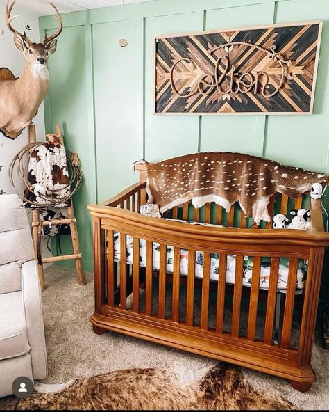 Western Baby Nursery, Country Baby Pictures, Hunting Theme Nursery, Western Nursery Decor, Western Baby Nurseries, Rustic Baby Rooms, Country Baby Rooms, Cowboy Nursery, Western Nursery