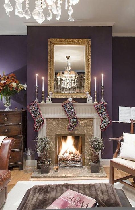 50 Christmas decorating ideas to create a stylish home Purple Accent Walls, Winter Lights, Cozy Christmas Living Room, Purple Living Room, Purple Interior, Purple Rooms, Christmas Living Rooms, Purple Walls, Brown Living Room