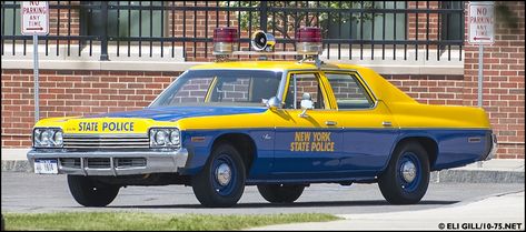 1974 Dodge Mónaco Sedan New York State Police Car. Us Police Car, Car Yellow, Old Police Cars, Plymouth Fury, State Trooper, Old Classic Cars, Police Car, State Police, Emergency Vehicles