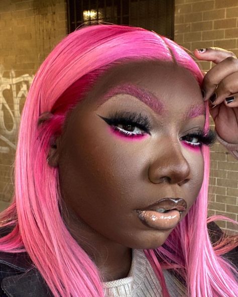 Colored Brows, Eyebrow Looks, Hair Rainbow, Fairy Folk, Girl With Pink Hair, Pink Makeup, Pink Hair, Makeup Ideas, Makeup Tips