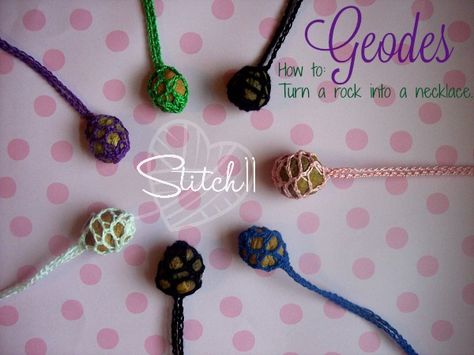 Geodes - How to Turn a Rock Into a Necklace Crochet Pouch Necklace Free Pattern, Stone Wrapping Tutorial, Crochet Stone, Geode Necklace, Rock Necklace, All Free Crochet, Necklace Tutorial, Necklace Patterns, Stone Wrapping