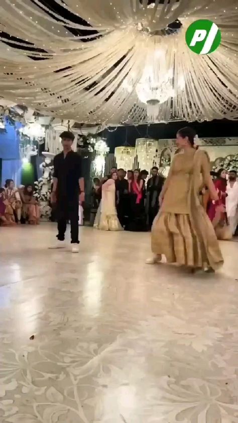 Pakistani Dance, Pakistani Wedding Dance, Couple Dance Songs, Simple Dance, Wedding Dance Songs, Dance Playlist, Wedding Dance Video, Indian Wedding Video, New Dance Video