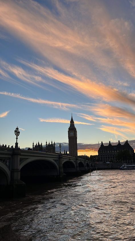 London Walks, London Girl, London Vibes, London Dreams, Walks In London, Wallpaper Uk, London Baby, London Aesthetic, Photography London