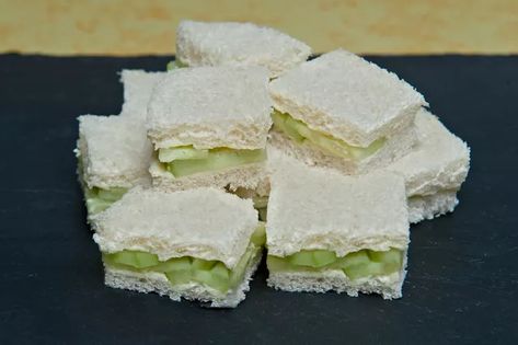 How to Keep Finger Sandwiches Fresh Food Catalogue, Small Sandwiches, Food Sandwiches, Tea Sandwich, Tea Party Sandwiches, Tea Sandwiches Recipes, Sandwiches Recipes, Afternoon Tea Recipes, Party Sandwiches