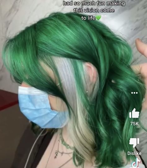 Short Hair Fringe, Mint Green Hair, Dark Green Hair, White Hair Color, Mint Hair, Dyed Hair Inspiration, Haircut And Color, Dye My Hair, Hair Dye Colors