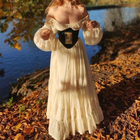 Ren Faire Outfits, Wedding Dresses Ideas, Fair Outfits, Top Wedding Dresses, Princess Costume, Fantasy Gowns, Dresses Ideas, Elegantes Outfit, Fantasy Clothing