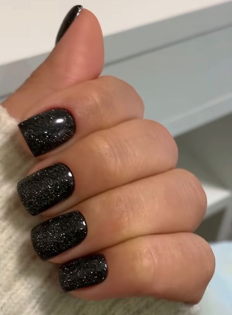 Dark Gray Glitter Nails, Dark Grey Sparkle Nails, Sparkly Dark Nails, Shimmery Black Nails, Dark Dip Nails, Dark Silver Nails, Black Formal Nails, Dark Sparkly Nails, Dark Glitter Nails