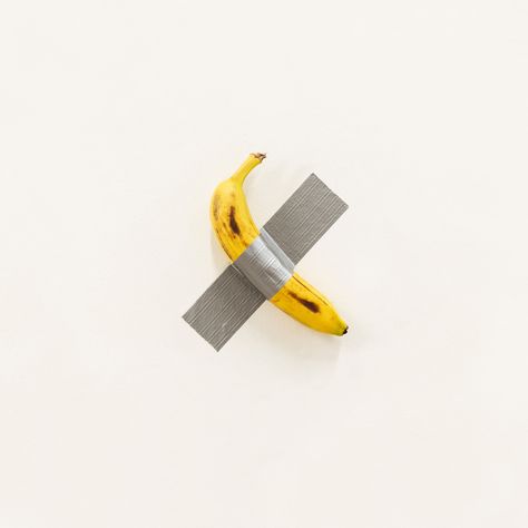 Maurizio Cattelan, Comedian, 2019, banana, duct tape, dimensions variable. Photograph by Zeno Zotti Balloon Dog Sculpture, The Last Judgment, Maurizio Cattelan, Animal Taxidermy, The Sistine Chapel, Lucio Fontana, Illustrator Design Tutorial, Avant Garde Art, Banana Art