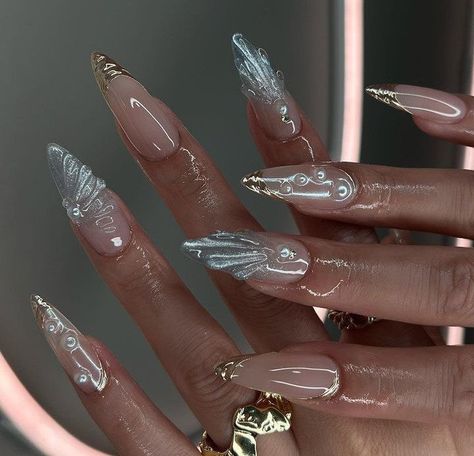 Mermaid Nails Aesthetic, Kali Uchis Nail Ideas, Mermaid Core Nails, Venus Nails, Ethereal Nails, Seashell Nails, Mermaid Core, Edgy Nails, Girly Acrylic Nails