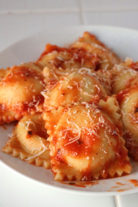 Four Cheese Ravioli Recipe, Baking Bucket List, Cheese Ravioli Recipe, Ravioli Recipe Homemade, Pasta Making Tools, Pasta Making, Homemade Ravioli, Ravioli Recipe, Cheese Ravioli