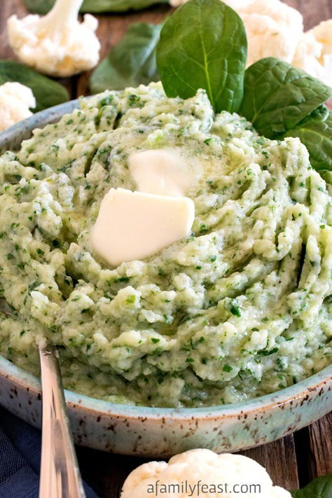 This Mashed Cauliflower and Spinach is a quick and easy way to eat your veggies. (Easy to adapt to Whole30.) Plant Paradox, Family Feast, Spinach Recipes, Mashed Cauliflower, Cauliflower Recipes, Veggie Dishes, Sriracha, Extra Virgin, Vegetable Dishes