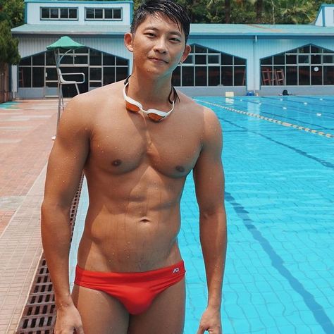 Guys In Speedos, Asian Guys, Handsome Asian Men, Hot Asian Men, Big Guys, Attractive Guys, Man Swimming, Pretty Men, Mens Swimwear