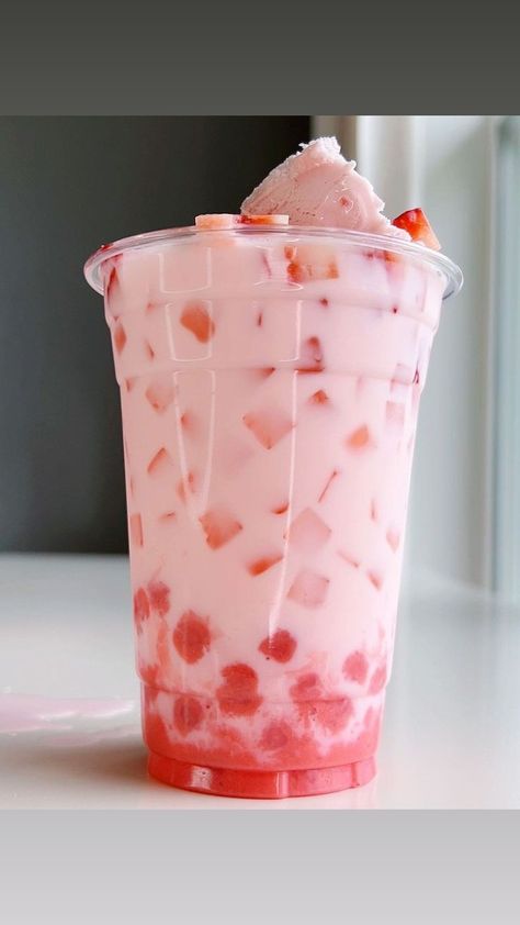 Cornstarch Boba, How To Make Boba, Strawberry Boba, Boba Recipe, Bubble Tea Recipe, Bubble Tea Boba, Boba Drink, Bubble Milk Tea, God Mat