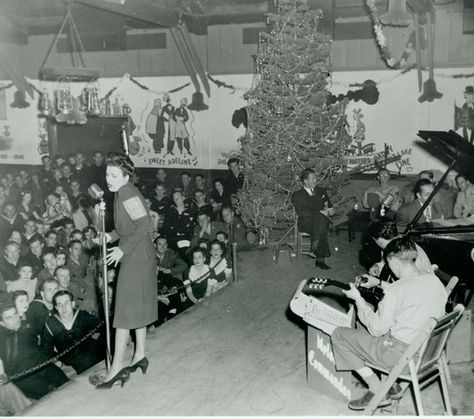 Hollywood Canteen, John Garfield, Lena Horne, Christmas Hanging Decorations, Gala Events, Images Vintage, All I Ever Wanted, Beautiful Voice, Golden Age Of Hollywood