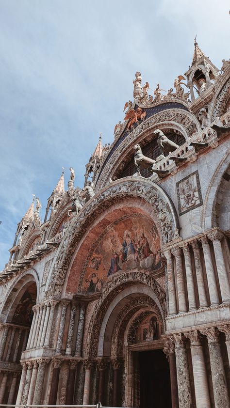 Saint Mark's Basilica, Rome Trip, Saint Mark, Italian Architecture, Adirondack Mountains, Europe Trip, Rome Travel, Europe Travel, Venice