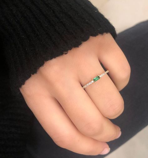 14K SOLID YELLOW GOLD EMERALD RING  This is a beautiful 14K Solid Yellow Gold lab created Baguette Emerald Ring w/CZ. Absolutely stunning. Comes in a gift box.  -PRODUCT DETAILS - Metal : 14K SOLID GOLD Ring Width :  1.25mm Emerald  Dimension : 4.50mm x 1.90mm Shipping Policy Item will be shipped within 1-3 business days of receiving full payment. Return Policy -You may return the unused item in its original condition for a full refund  within 14 days of items receipt date. -If any alterations h Emerald Ring Simple, Wedding Ring Baguette, Gold Emerald Wedding, Emerald Ring Design, Emerald Stone Rings, Gold Emerald Ring, Monkey Logo, Emerald Wedding Band, Ring Baguette