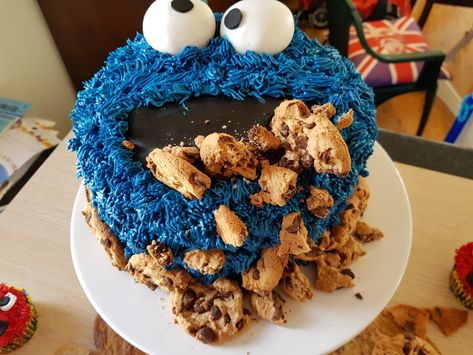 Cookie Monster Cake 2nd Birthday, Cookie Monster 1st Birthday Smash Cake, Diy Cookie Monster Cake, Cookie Monster Foodie Truck Party, Cookie Monster Birthday Cake, Cookie Monster 1st Birthday Cake, Cookie Monster Photo Shoot, Cookie Monster Cakes, Cookie Monster 1st Birthday