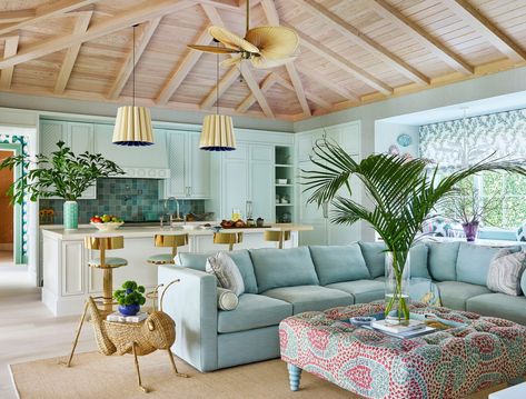 house Palm Beach Interior Design, Beach House Tour, Palm Beach Style, Beach Interior, Bunk Room, Spare Bedroom, House Beautiful, Modern Coastal, Beach Home