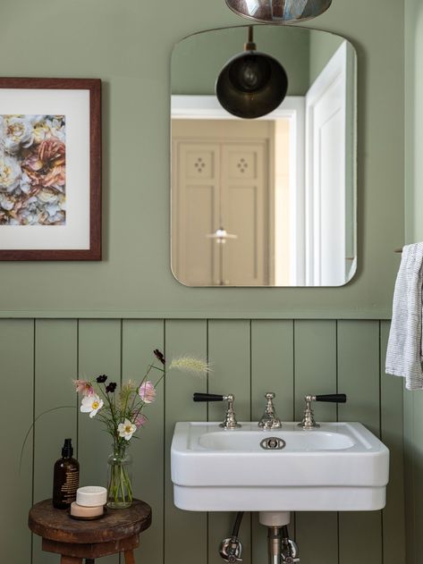 Katie Leclercq, Bathroom Images, Cottage Style Decor, Gorgeous Bathroom, Floral Studio, House Bathroom, Kitchen Remodel Idea, Cozy Cottage, Dream Decor