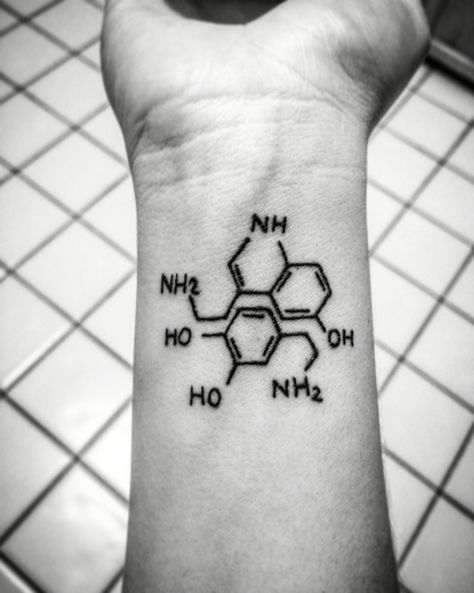 Serotonin and dopamine tattoo Dopamine Tattoo, Bro Tattoos, Serotonin Tattoo, Dopamine Serotonin, Chemistry Tattoo, Hippie Elegante, Trident Tattoo, Random Tattoos, Tattoo 2024