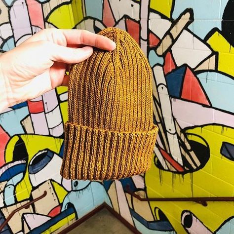 Hey look! A thing! And I just published a free pattern so you can make the same thing! 🙃 This is what I’m calling Head Sock, a basic ribbed beanie. Lots of 2x2 rib followed by decreases that will look nice even if you have wonky ssk’s like I do. Link to Ravelry is in my profile or you can find the pattern on my blog (also linked in profile) Knit Sock Pattern Free, Sock Pattern Free, Sock Yarn Hat, Knit Sock Pattern, Mens Knit Beanie, Head Sock, Beanie Pattern Free, Beanie Knitting Patterns Free, Ribbed Hat