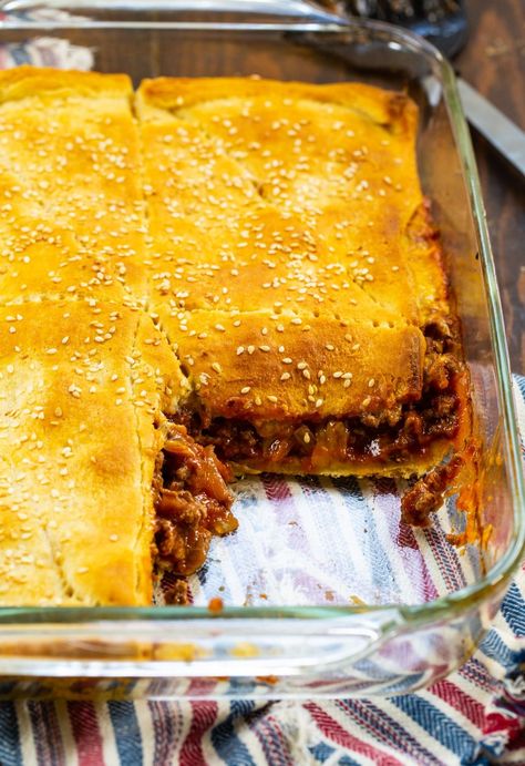 Sloppy Joe Crescent Squares Easy Crescent Taco Bake, Crescent Roll Taco, Crescent Roll Pastry, Crescent Squares, Crescent Roll Taco Bake, Crescent Roll Casserole, Crescent Bake, Baked Tacos Recipe, Sloppy Joe Casserole