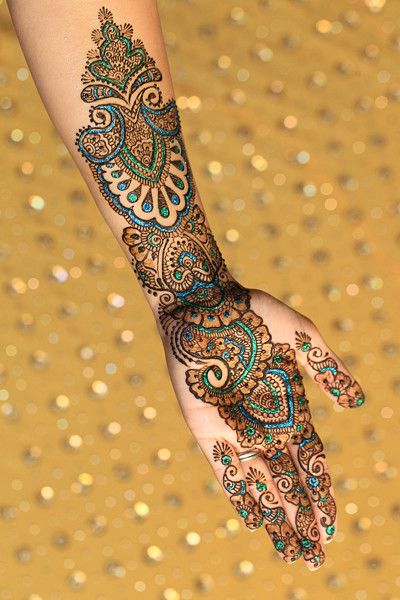 wow this is beautiful Henne Tattoo, Indian Henna, Tato Henna, Henna Body Art, Tattoo Henna, Henna Style, Beautiful Henna Designs, Japanese Tattoos, Beautiful Mehndi