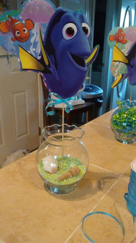 Finding Nemo Centerpieces, Nemo Baby Shower, Finding Nemo Baby, Finding Nemo Party, Nemo Birthday Party, Finding Nemo Birthday, Dory Birthday, Dory Party, Nemo Party