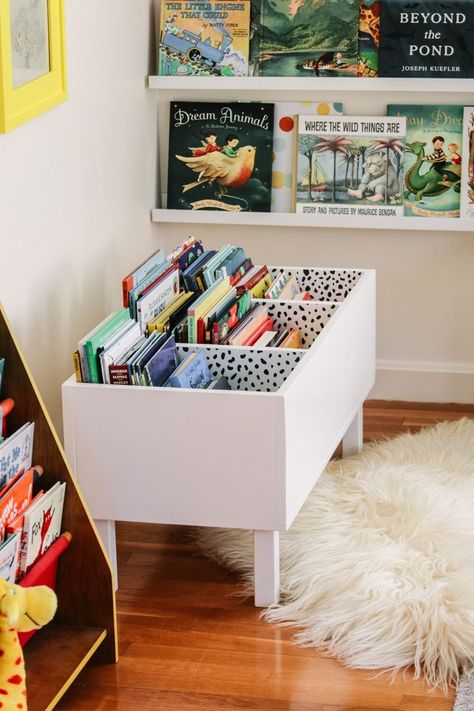 Make your own DIY book bin, or library on legs with easy step by step instructions. Use wallpaper to cover the inside panels to add interest. Book Bin, Bookshelves Kids, Toy Rooms, Big Boy Room, Diy Tips, Diy Book, Toddler Room, Book Shelf, Kids Playroom