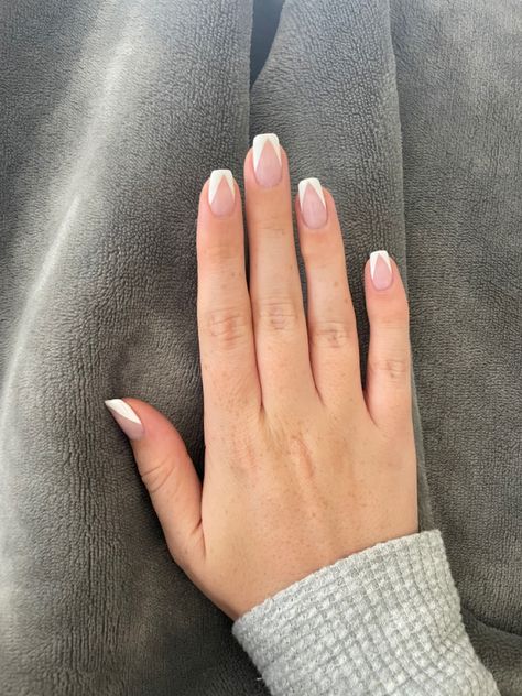 White Nails Simple, Simple Nails Cute, White Shellac Nails, Nails Acrylic French Tip, Classic French Tip Nails, French Tip Nails White, Acrylic French Tip Nails, White Shellac, Sqaure Nails