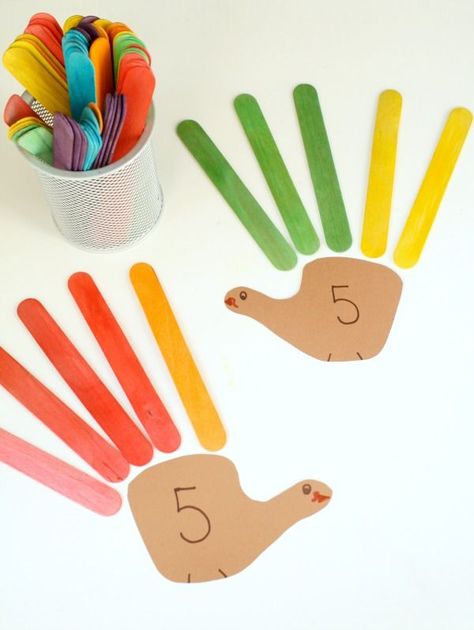 Turkey Feather Addition Thanksgiving Activity for Kids-Number pairs activity for kindergaten and first grade #thanksgiving #preschool #kindergarten #firstgrade First Grade Thanksgiving, Preschool Turkey, Turkey Math, Thanksgiving Activities For Kindergarten, Thanksgiving Math Activities, Thanksgiving Activities Preschool, Activity For Kindergarten, Toddler Math, Thanksgiving Lessons