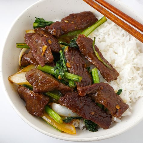 Khin's Kitchen - Easy Beef Stir fry in Oyster Sauce. Oyster Sauce Recipes, Beef Tomato Recipe, Beef In Oyster Sauce, Chinese Beef Stir Fry, Recipes With Oyster Sauce, Beef With Oyster Sauce, Chinese Beef Recipes, Thai Meals, Chinese Beef