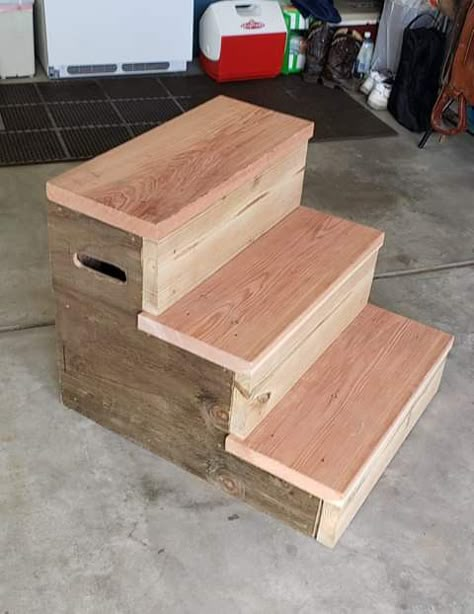 Diy Wooden Stairs Outdoor, Dog Stairs For Bed Diy How To Build, Camper Steps Wooden, Diy Dog Steps For Bed Simple, Diy Pet Steps Simple, Diy Stairs Outdoor, Garage Steps, Camper Steps, Sloped Yard