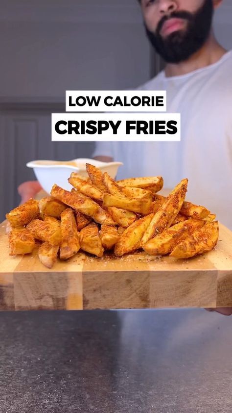 jalalsamfit on Instagram: Low Calorie Crispy Fries🍟 All for ONLY 251 calories! A perfect way to enjoy crispy fries guilt free while trying to lose weight! These… Crispy Fries, Healthy High Protein Meals, High Protein Low Calorie, Easy Healthy Meal Prep, Low Calorie Snacks, No Calorie Foods, Baked Potatoes, High Protein Snacks, High Protein Recipes