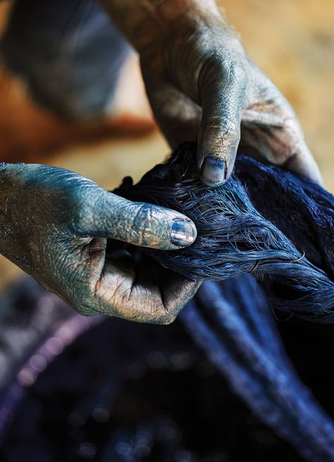 An Indigo Dyeing Workshop in Bali Attracts Explorers - WSJ Dye Studio, Indigo Plant, Indigo Shibori, Built In Furniture, Green Landscape, Indigo Dye, Creative Photos, Balinese, Indigo Blue